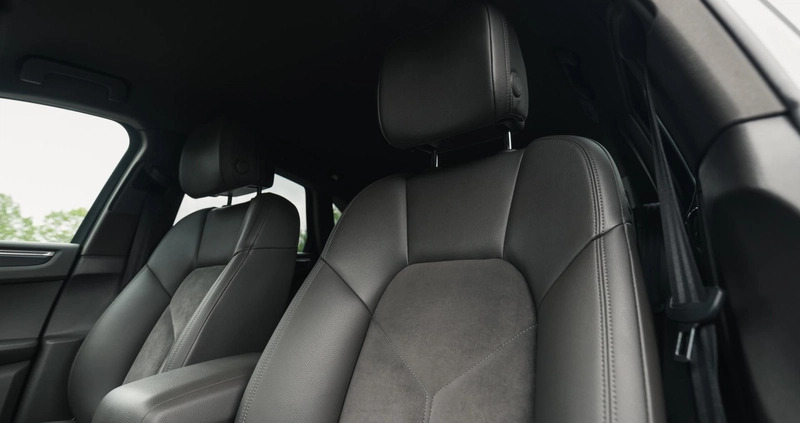 Porsche Macan cena 161990 przebieg: 111600, rok produkcji 2017 z Radków małe 742